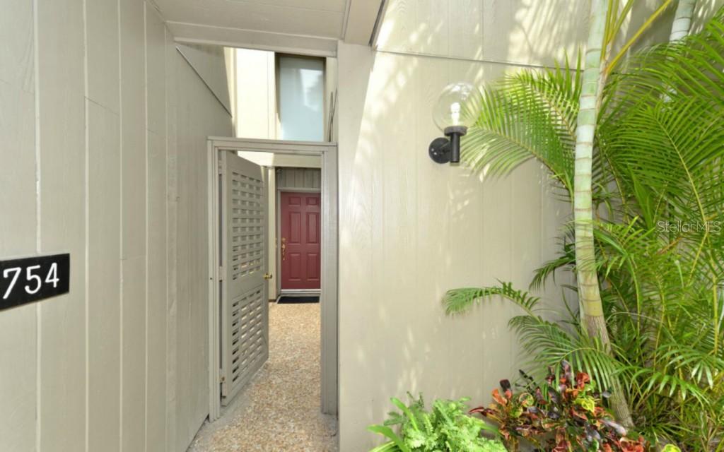 754 Pine Run Dr., Osprey, FL 34229