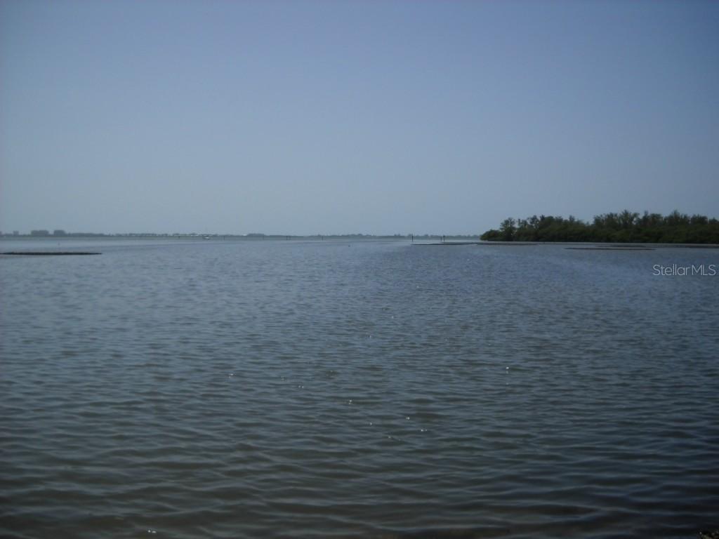 6917 22nd St., Bradenton, FL 34207