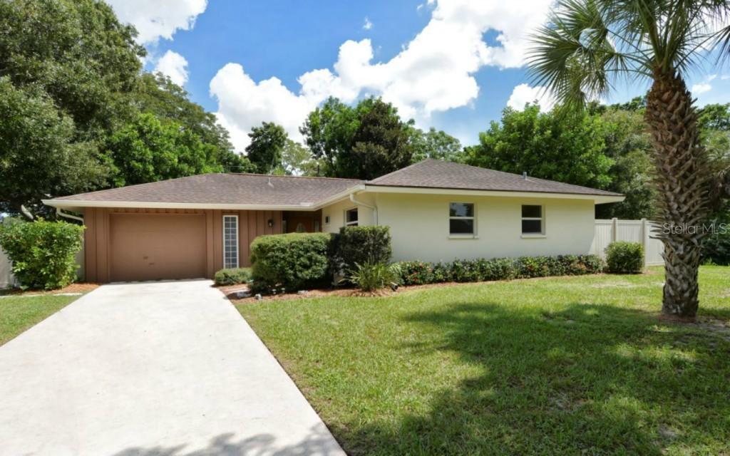 2933 Rosewood Pl., Sarasota, FL 34239