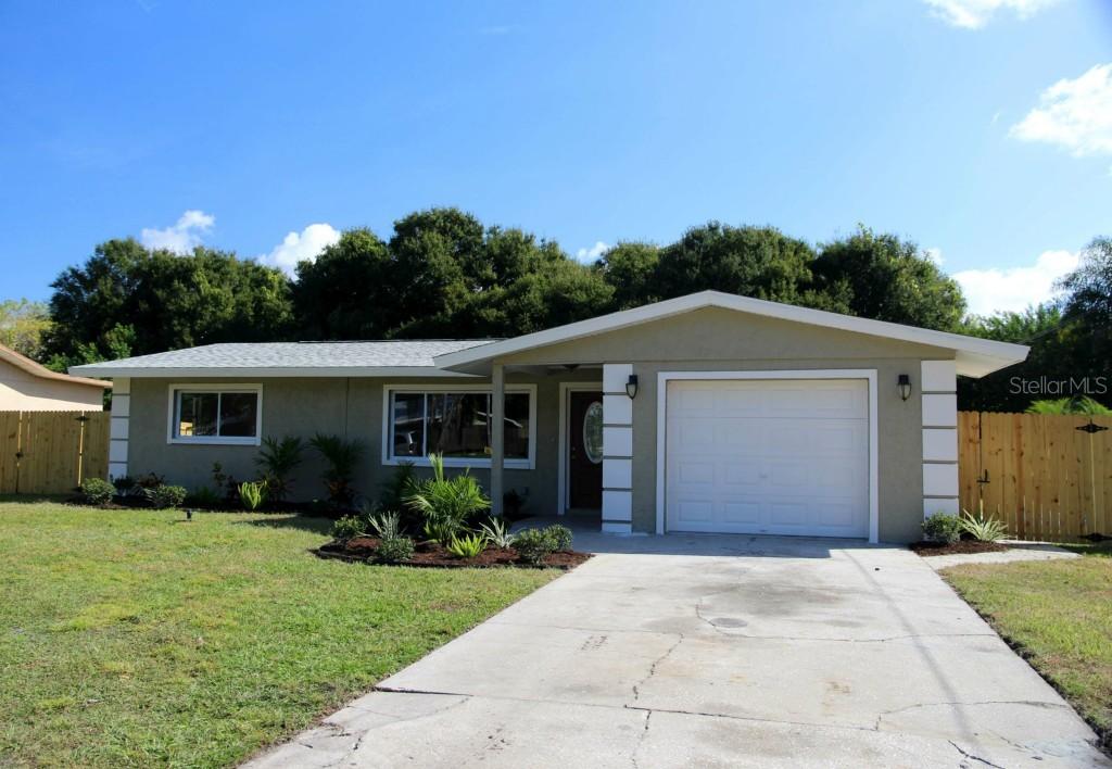 1121 Hagle Park Rd., Bradenton, FL 34212