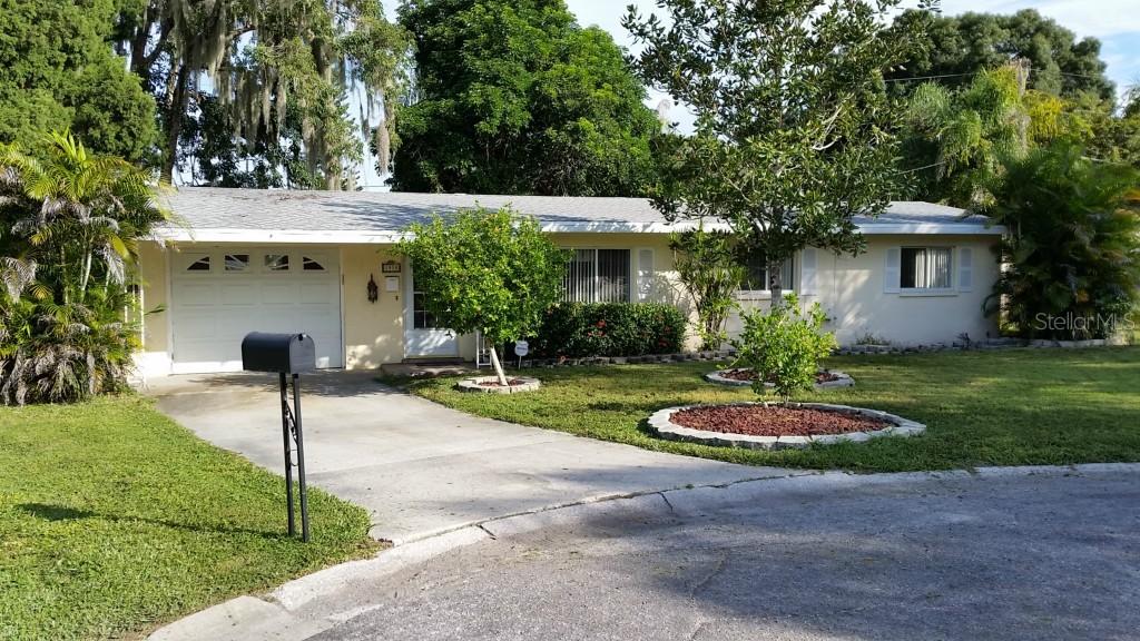 1910 15th Avenue Dr., Bradenton, FL 34205