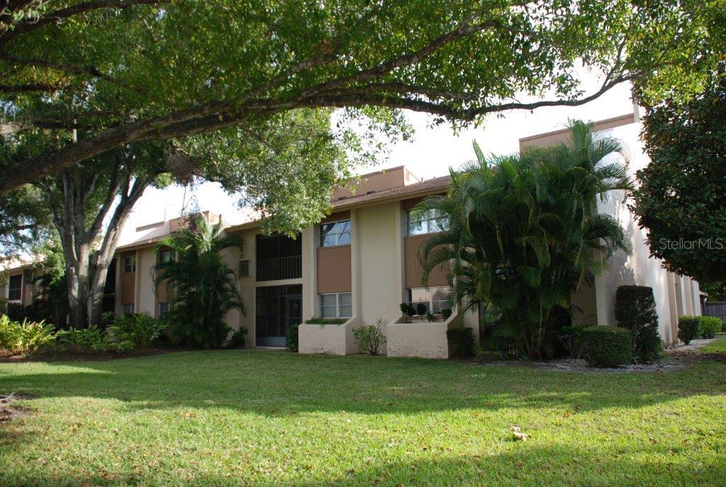 2526 Clubhouse Dr. #202, Sarasota, FL 34232