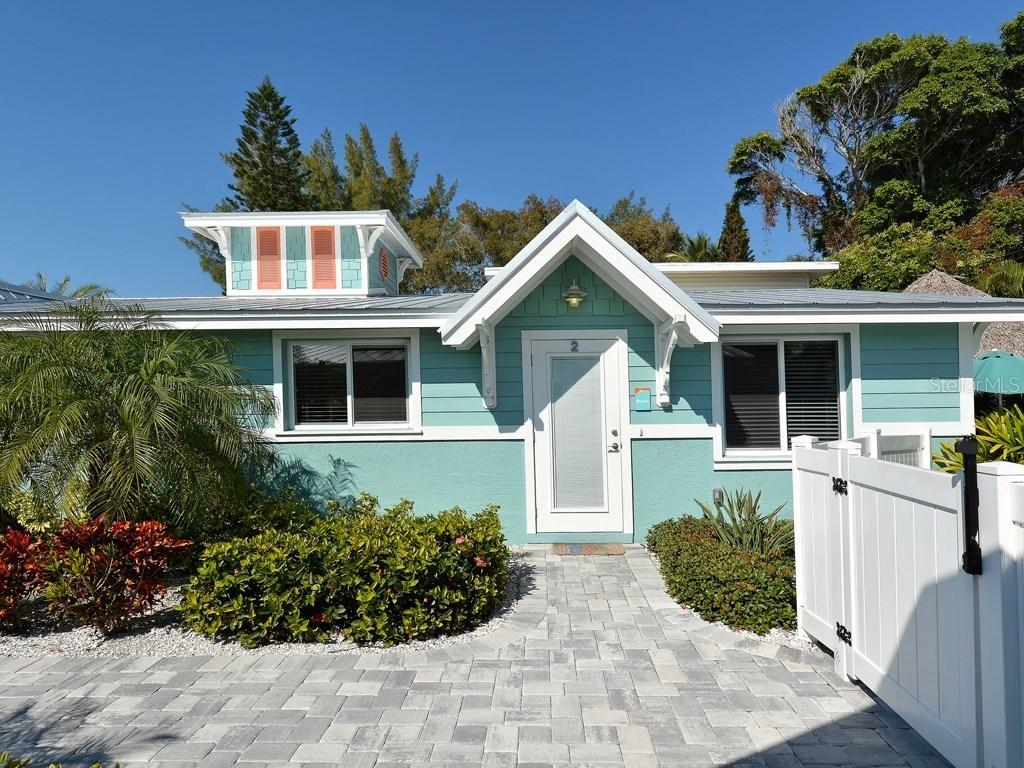 3009 Avenue E, Holmes Beach, FL 34217