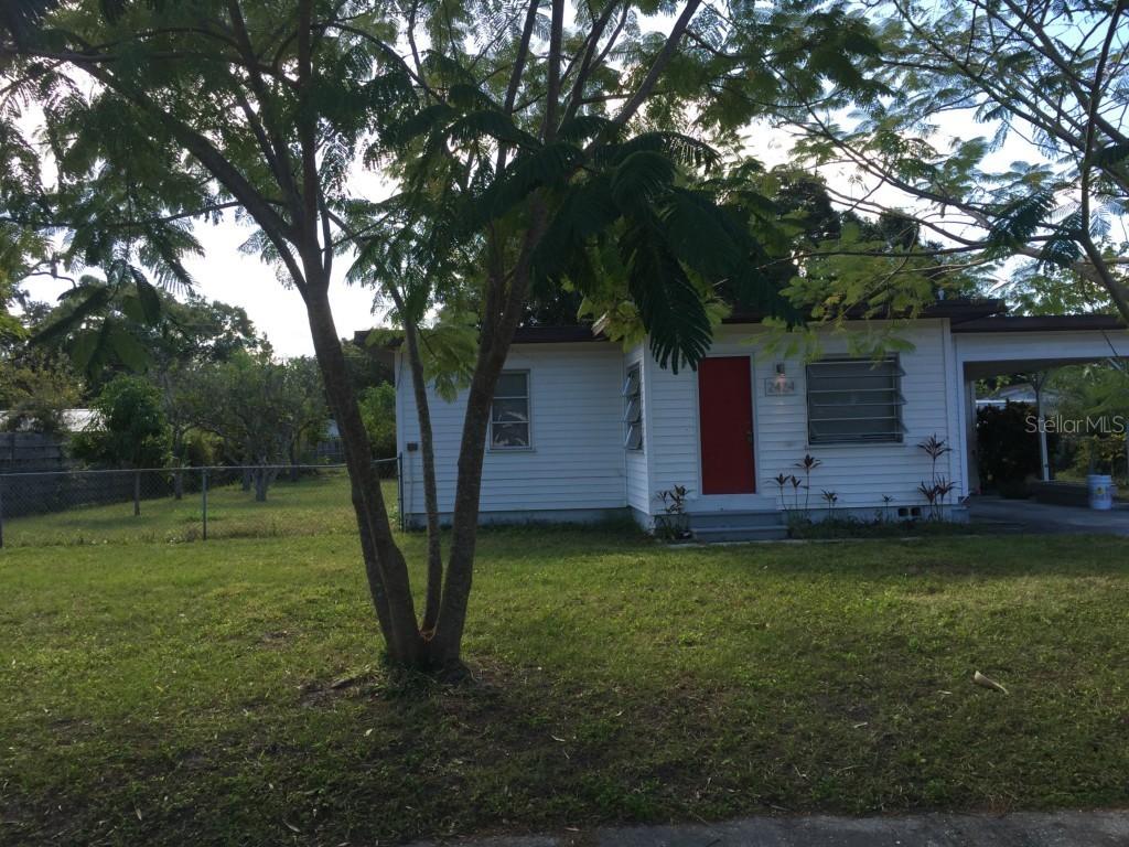 2424 Wood St., Sarasota, FL 34237