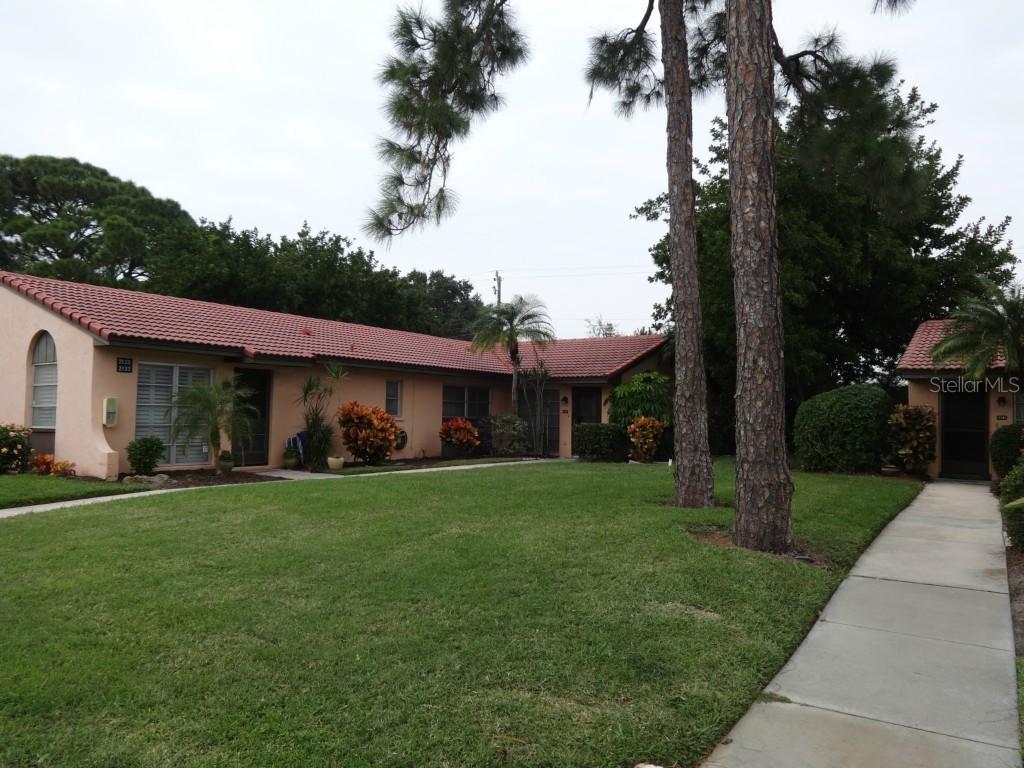 2137 Pueblo Cir. #V-10, Sarasota, FL 34231