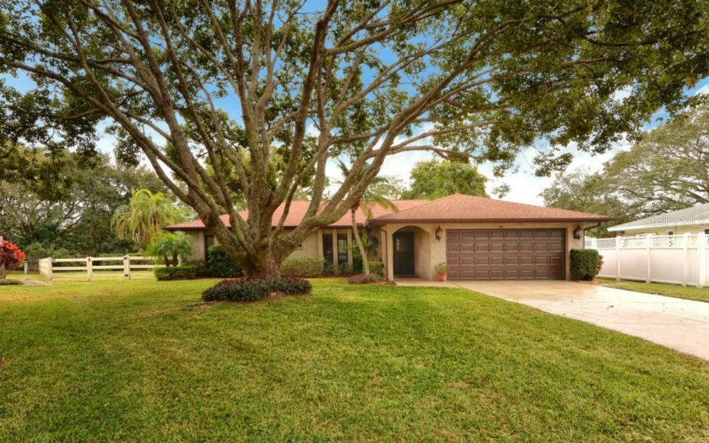 155 Mimosa Cir., Sarasota, FL 34232