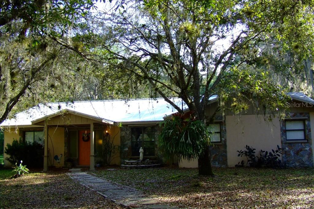 7010 28th Ave., Bradenton, FL 34208