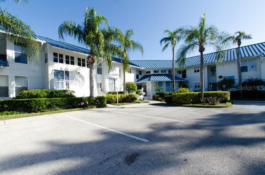 981 Sandpiper Cir., Bradenton, FL 34209