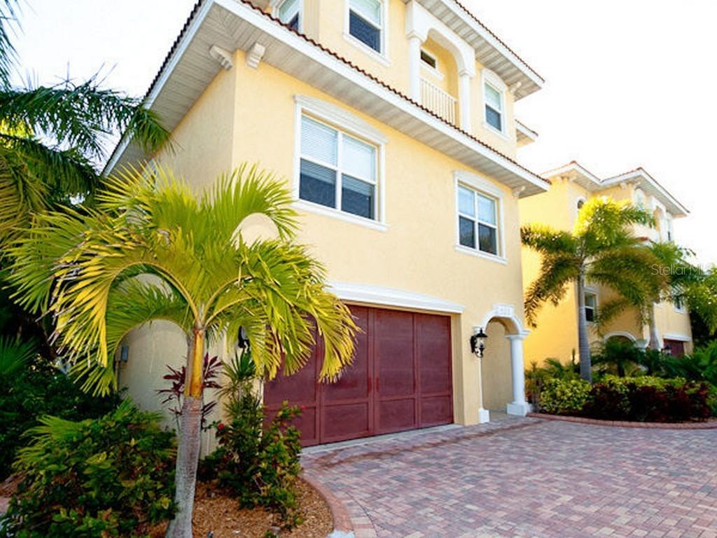 201 57th St., Holmes Beach, FL 34217