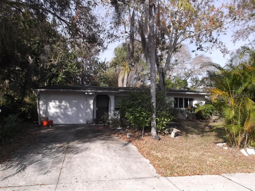 2212 Vinson Ave., Sarasota, FL 34232