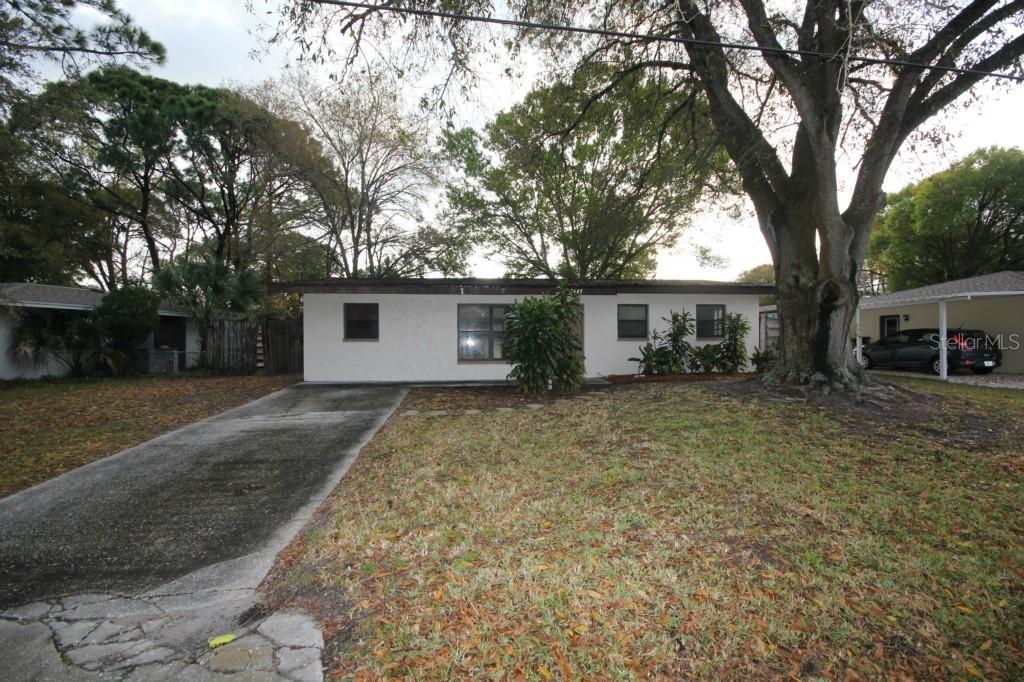 2645 Amanda Dr., Sarasota, FL 34232