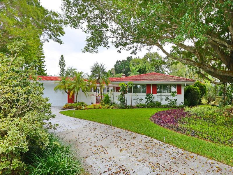 422 E Royal Flamingo Dr., Sarasota, FL 34236