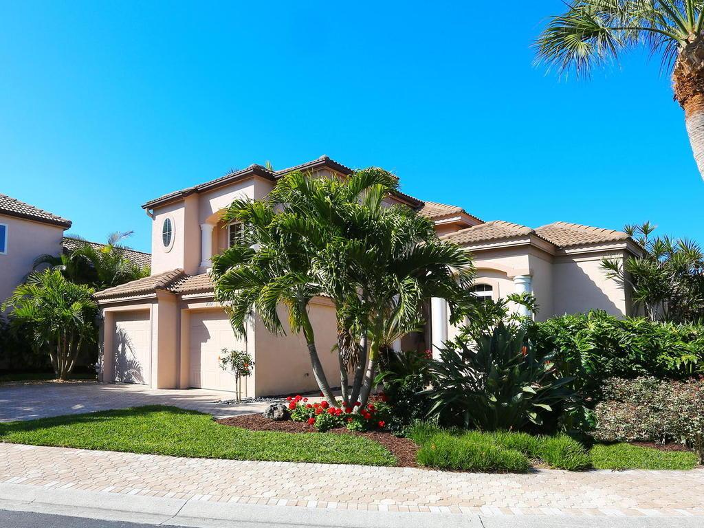 2067 Harbour Links Dr. #4, Longboat Key, FL 34228