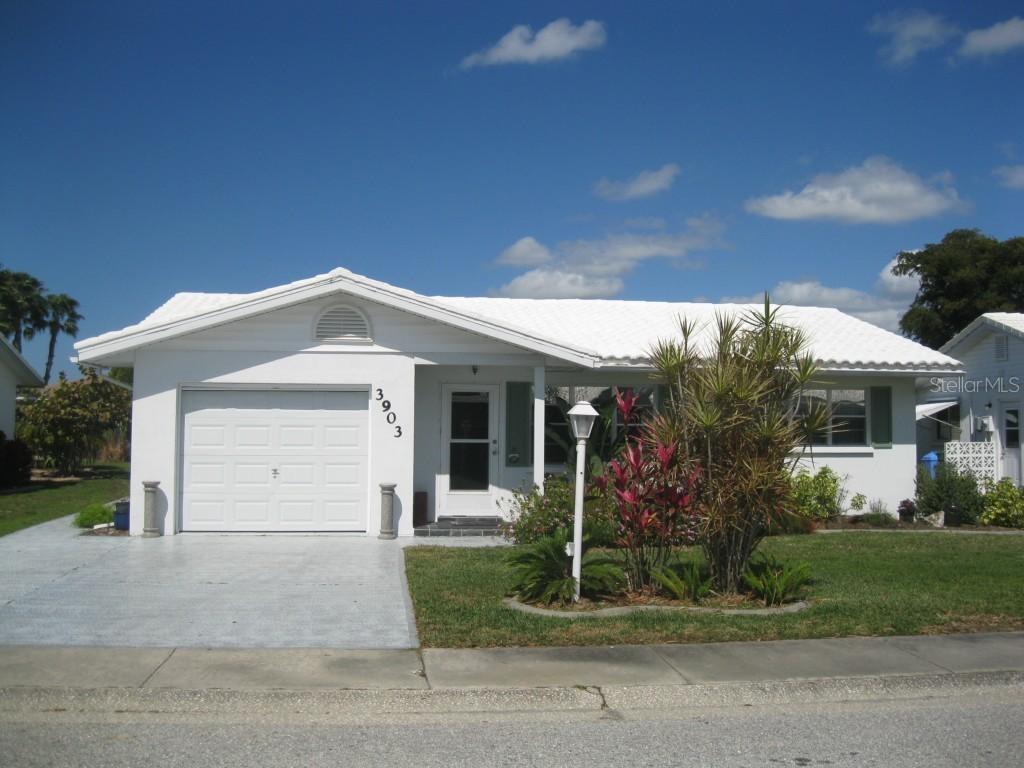 3903 Chinaberry Rd., Bradenton, FL 34208