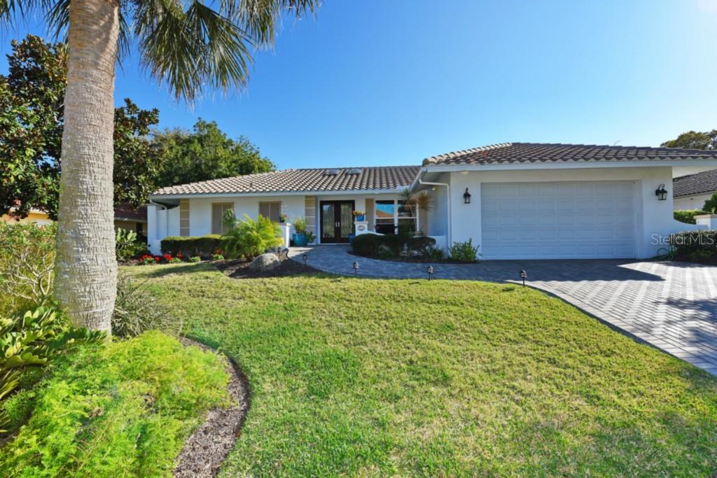 215 Lookout Point Dr., Osprey, FL 34229