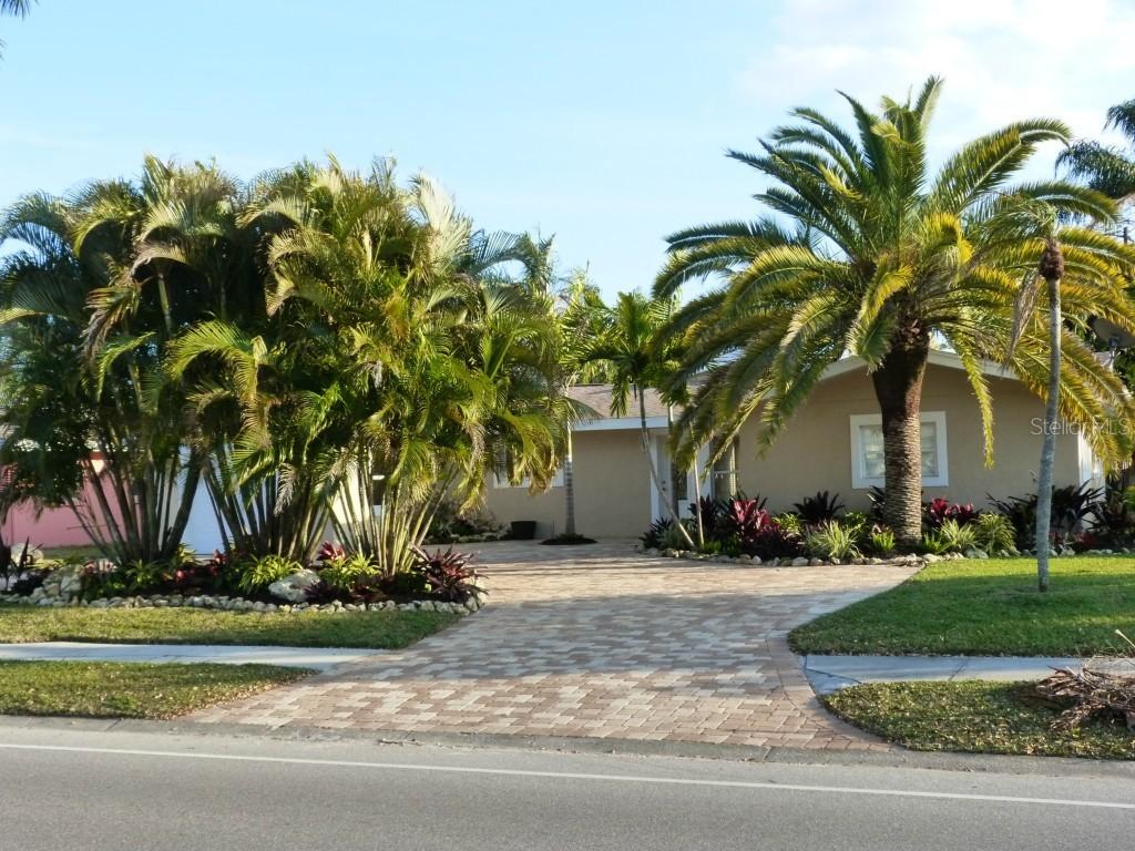 2226 Siesta Dr., Sarasota, FL 34239