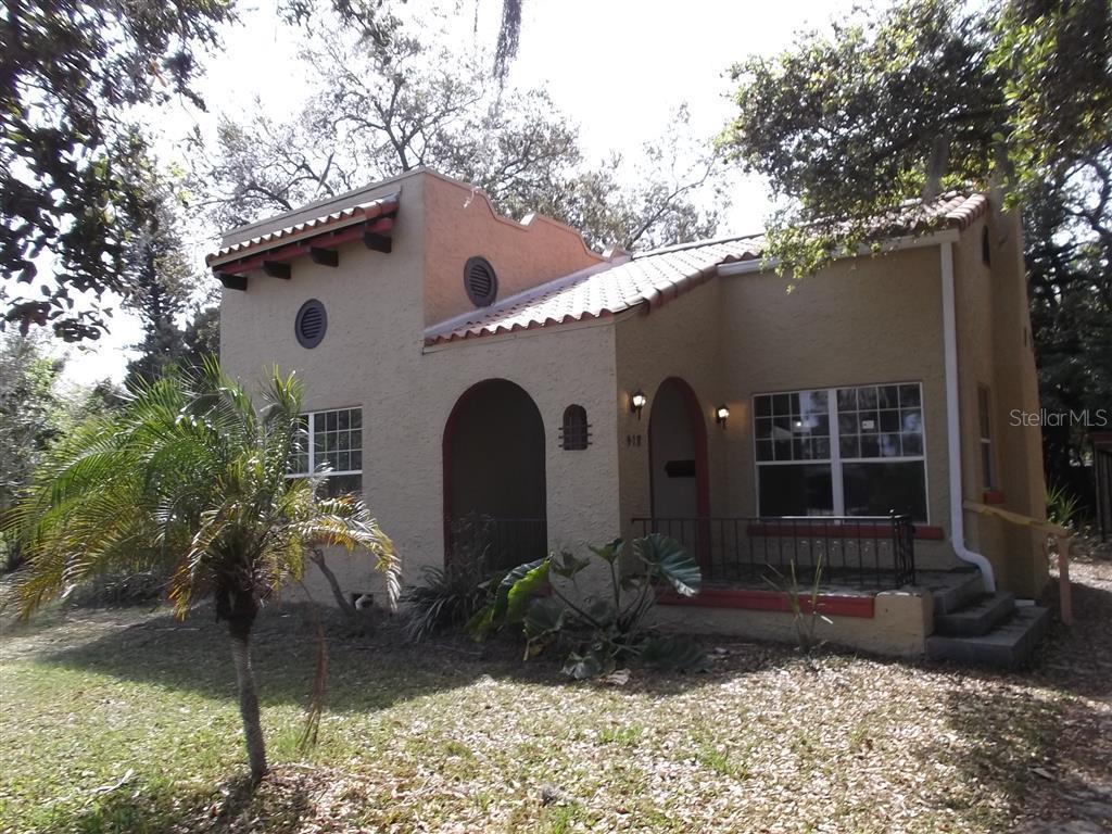 418 1st Ave., Bradenton, FL 34208