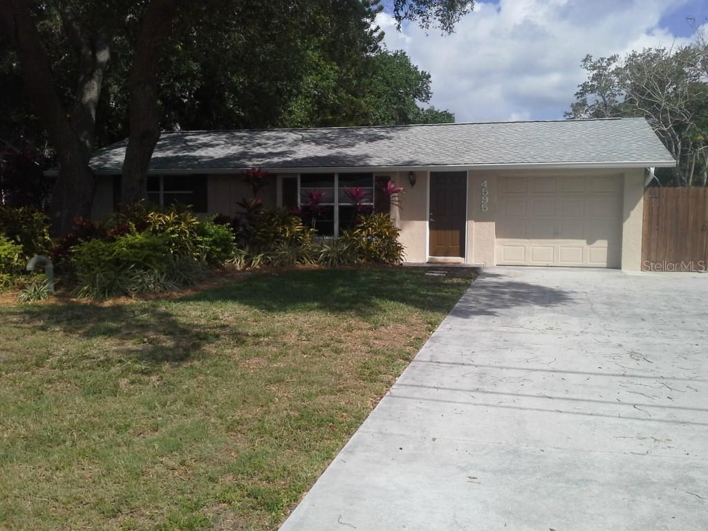 4595 Parnell Dr., Sarasota, FL 34232