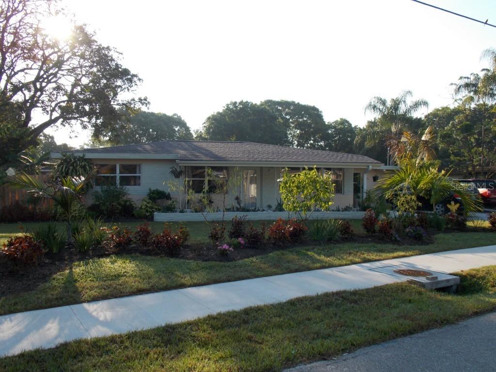 2605 Cambridge Dr., Sarasota, FL 34232