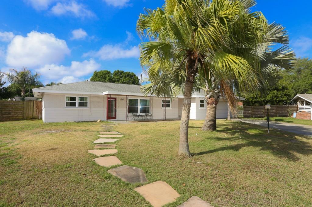 2736 Bedford Way, Sarasota, FL 34239