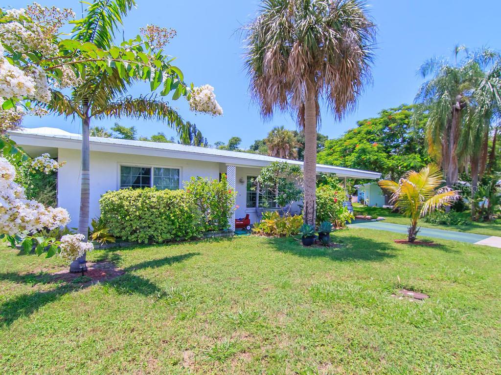 222 85th St., Holmes Beach, FL 34217