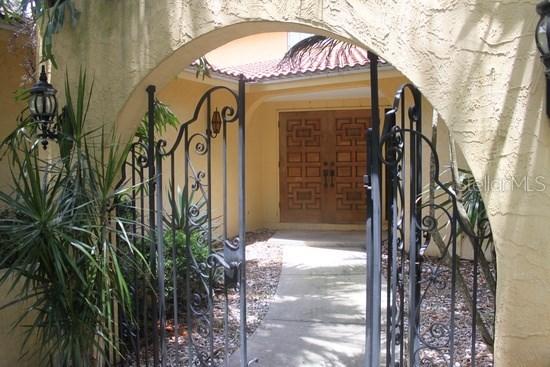 1550 Eastbrook Dr., Sarasota, FL 34231