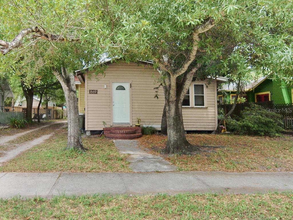 1669 Oak St., Sarasota, FL 34236