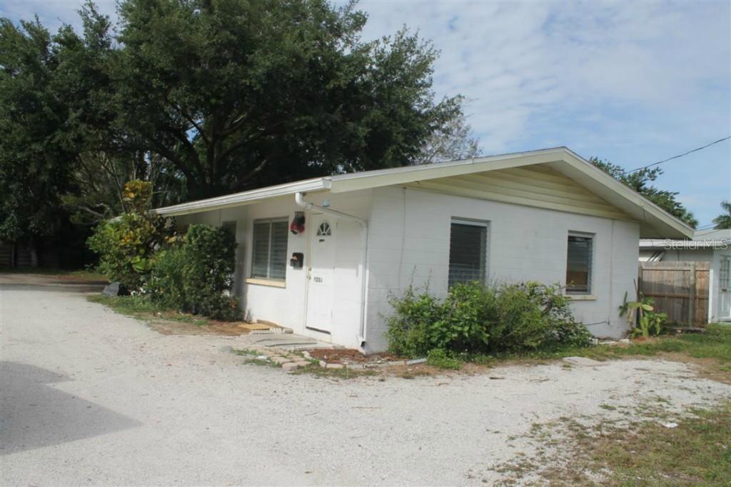 2208 20th Ave., Bradenton, FL 34205
