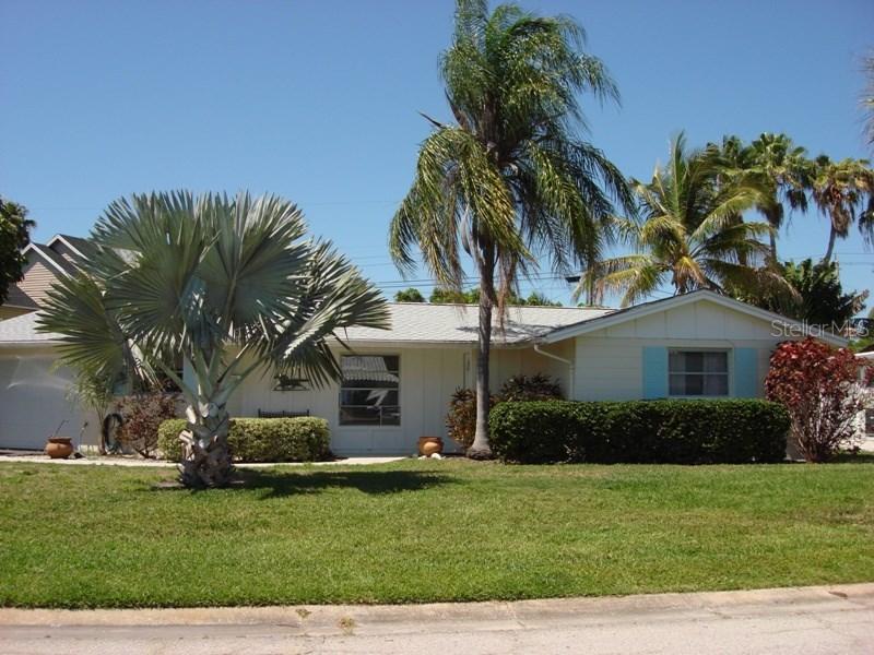 410 Bay Palms Dr., Holmes Beach, FL 34217