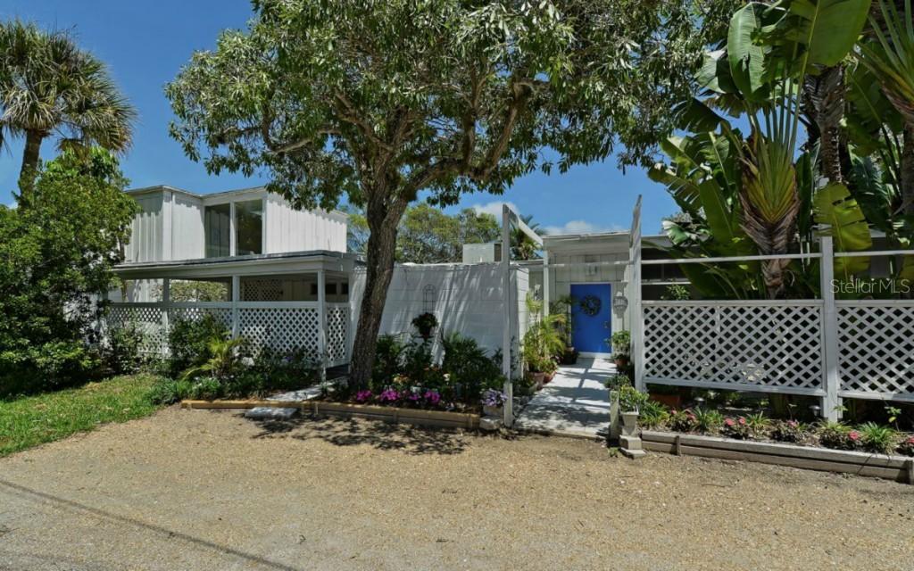 558 Bayview Dr., Longboat Key, FL 34228