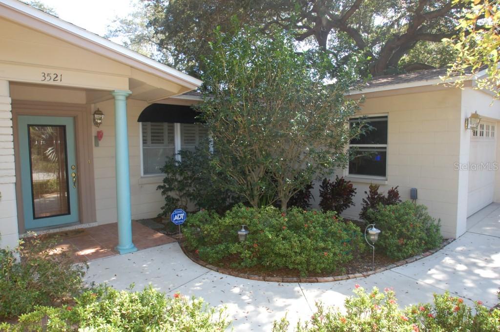 3521 Flores Ave., Sarasota, FL 34239