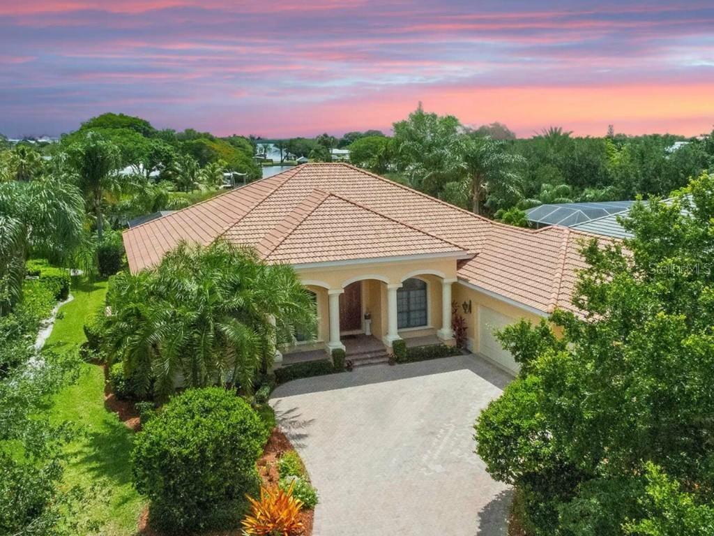 1736 Amberwynd Cir., Palmetto, FL 34221