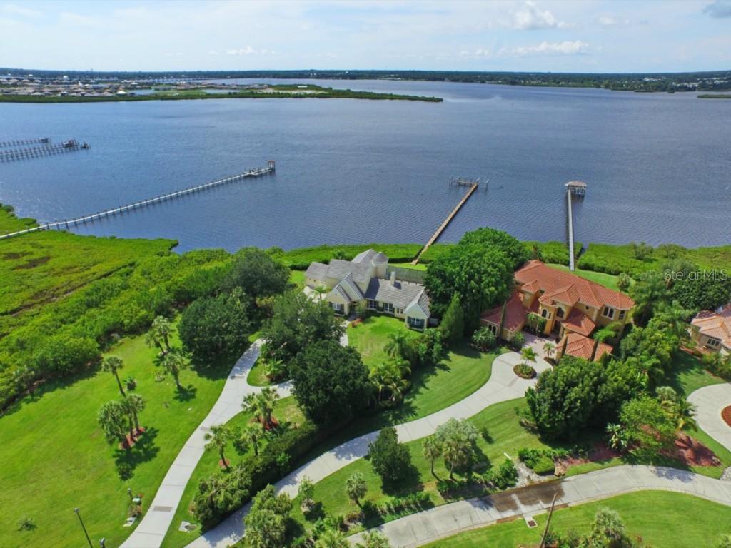 6174 9th Avenue Cir., Bradenton, FL 34212