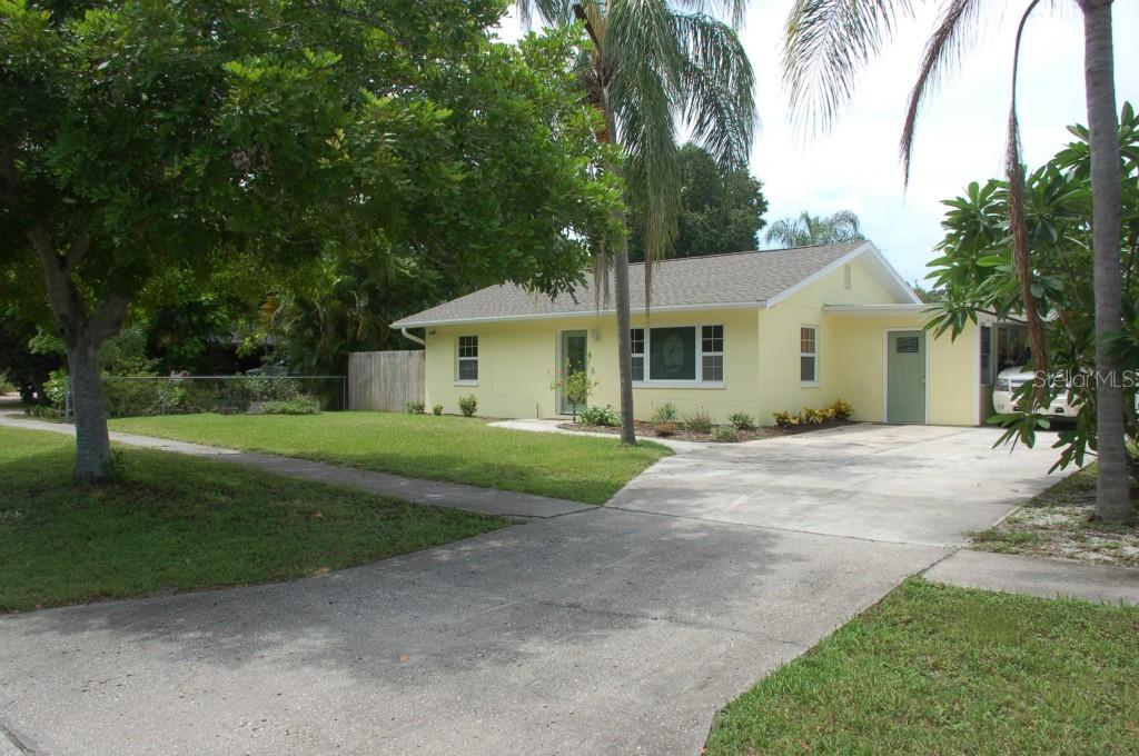 7510 15th Ave., Bradenton, FL 34209