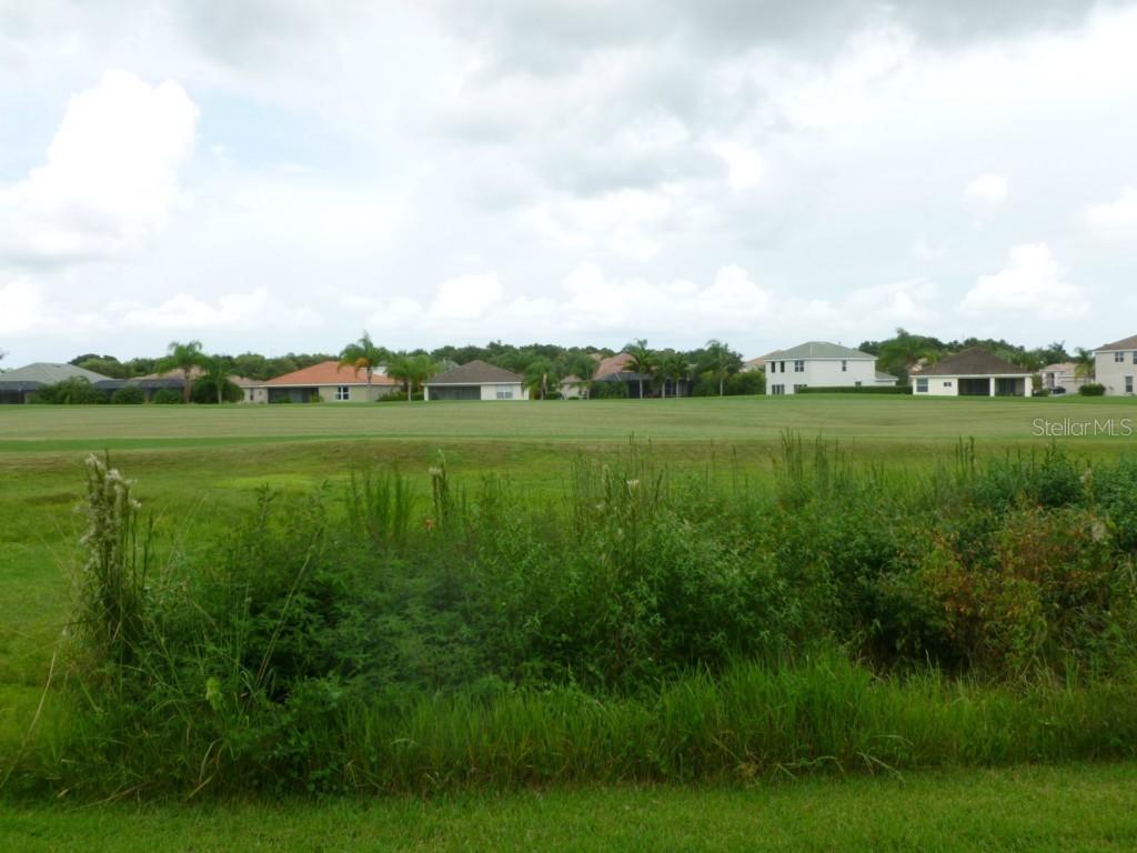 915 Fairwaycove Ln. #203, Bradenton, FL 34212
