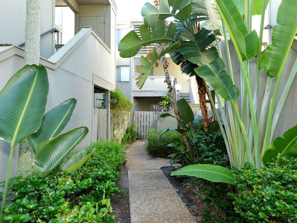 127 Woodland Pl., Osprey, FL 34229