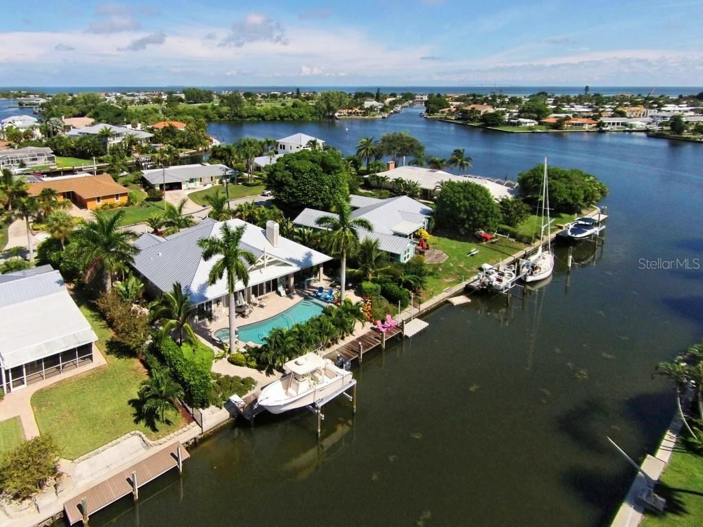 533 69th St., Holmes Beach, FL 34217