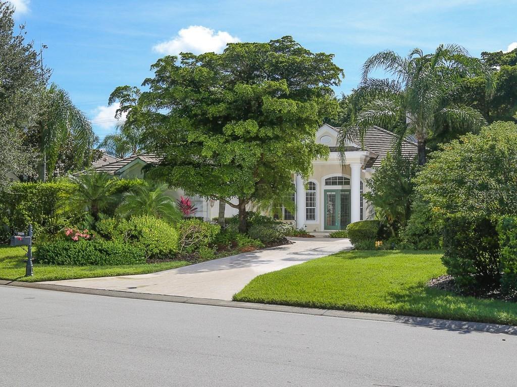 7035 Lancaster Ct., Bradenton, FL 34201