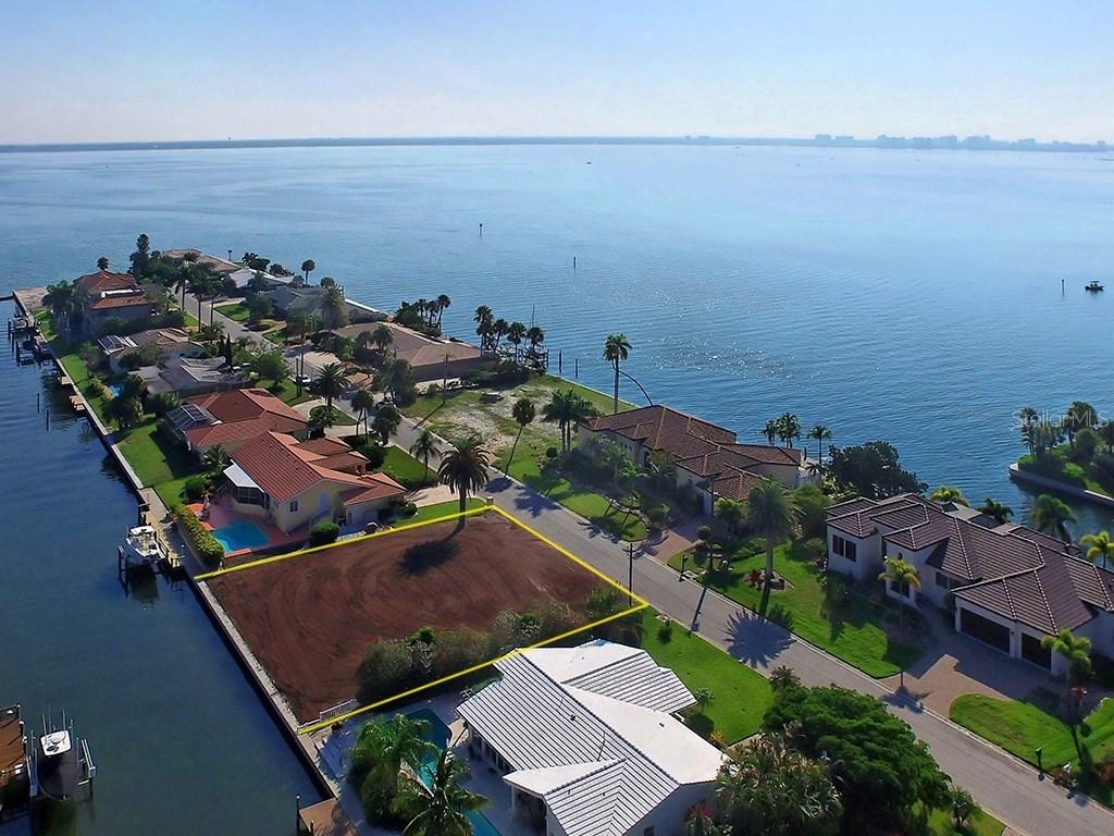 585 Halyard Ln., Longboat Key, FL 34228