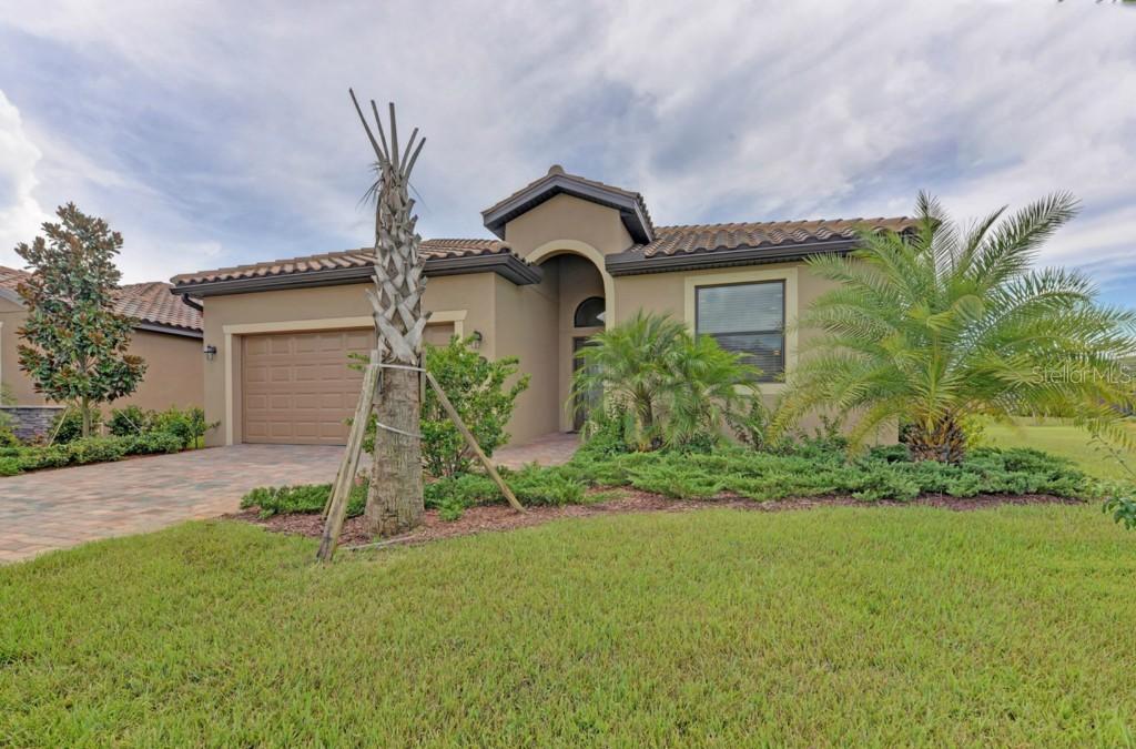 6938 Quiet Creek Dr., Bradenton, FL 34212