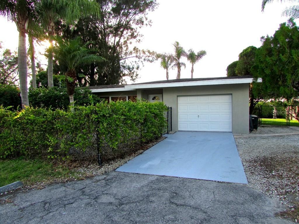 2318 41st St., Bradenton, FL 34208