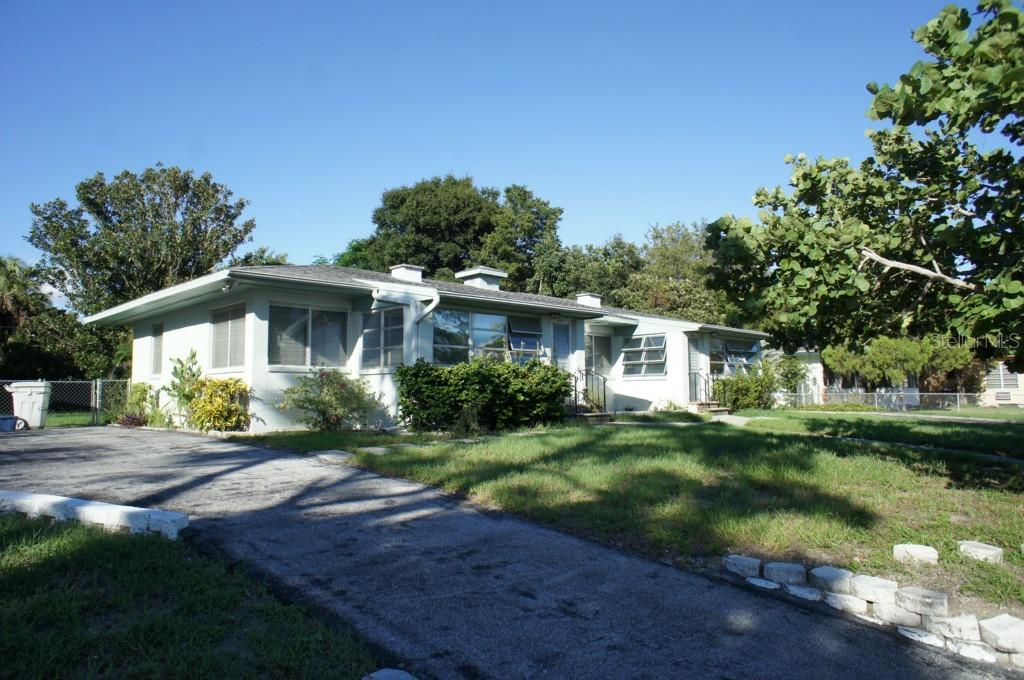 979 and 981 Patterson Dr., Sarasota, FL 34234