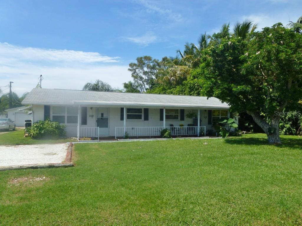 4418-4420 100th St., Bradenton, FL 34210