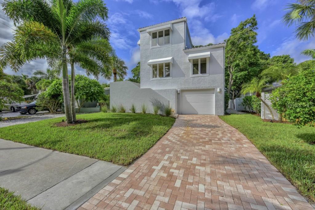 228 Van Buren Dr., Sarasota, FL 34236