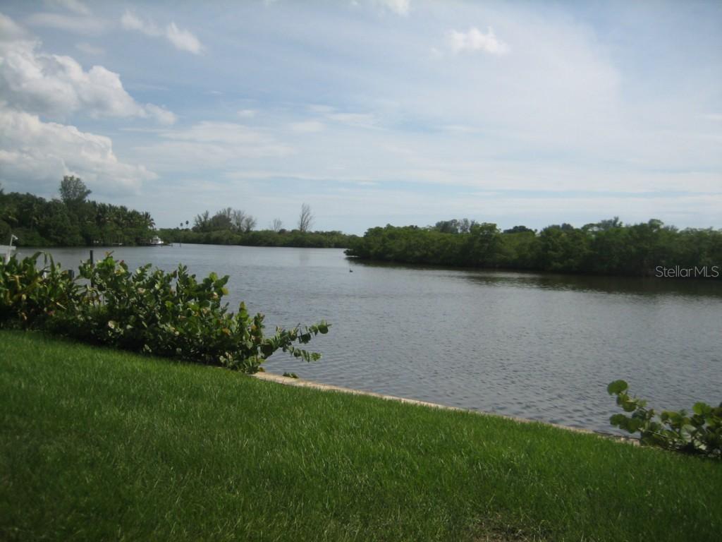 120 Circuit Rd., Nokomis, FL 34275