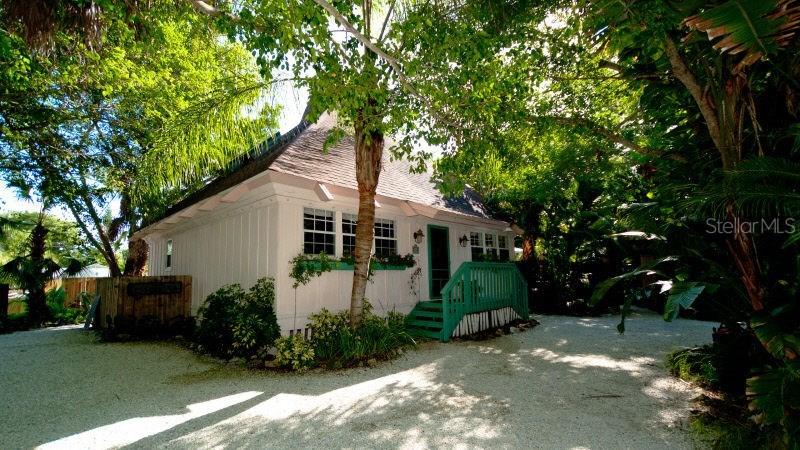 560 Broadway St., Longboat Key, FL 34228