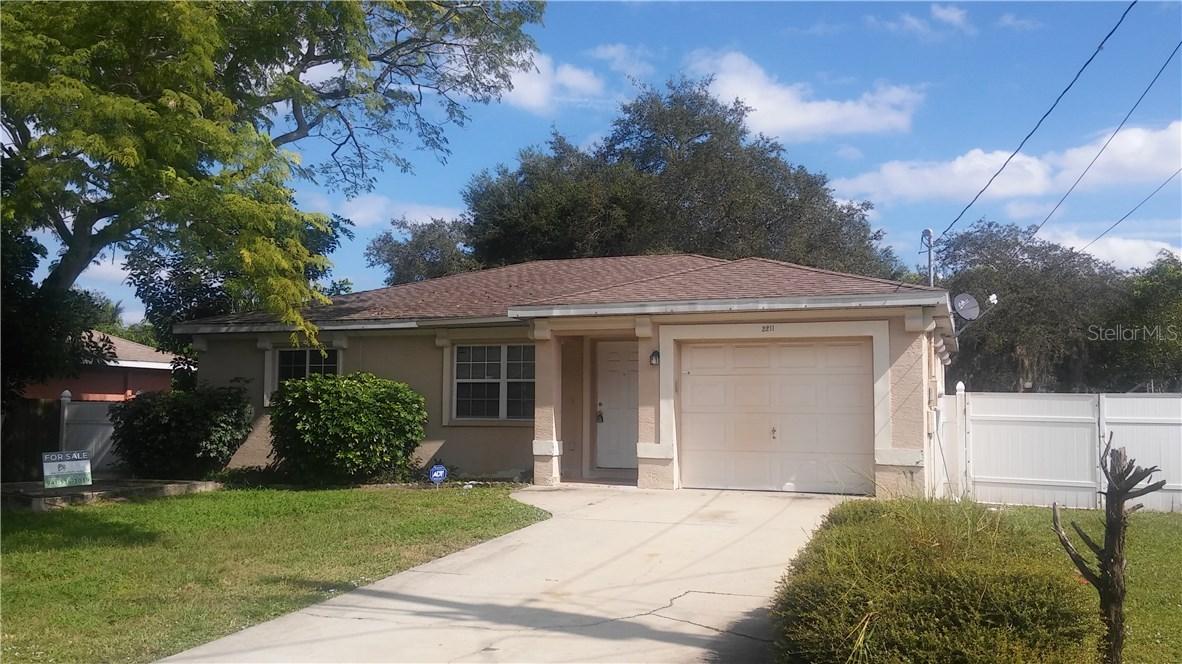 2211 5th St., Bradenton, FL 34208