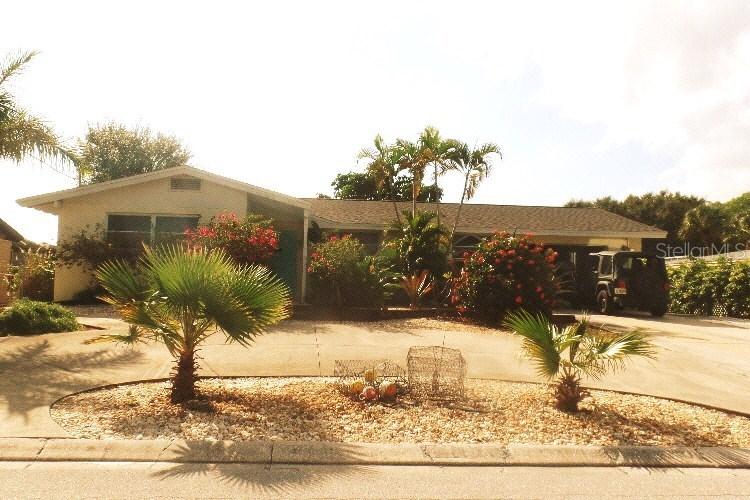 9907 Royal Palm Dr., Bradenton, FL 34210