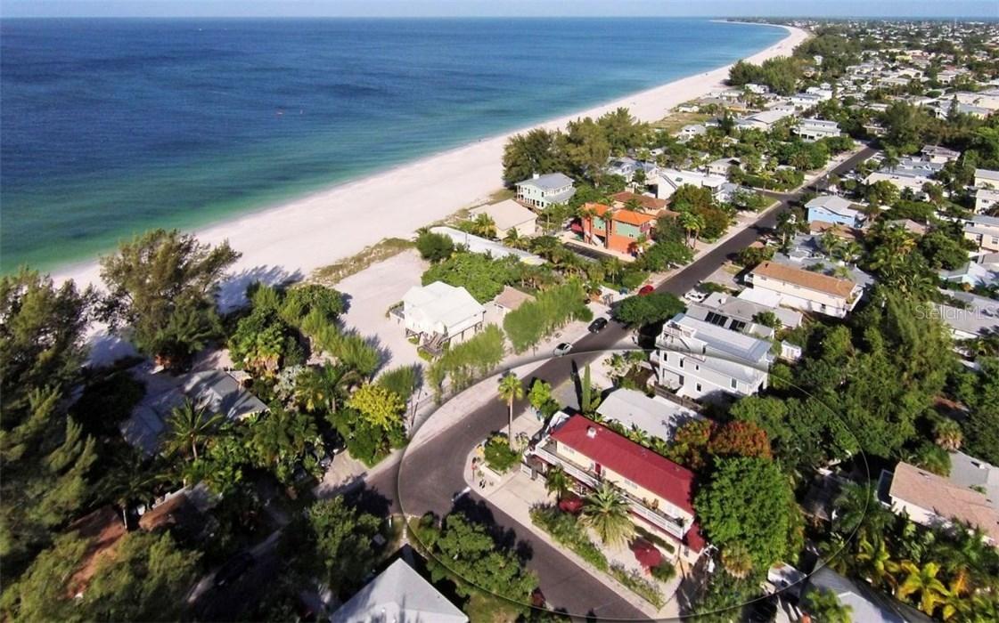 104 29th St. #3, Holmes Beach, FL 34217