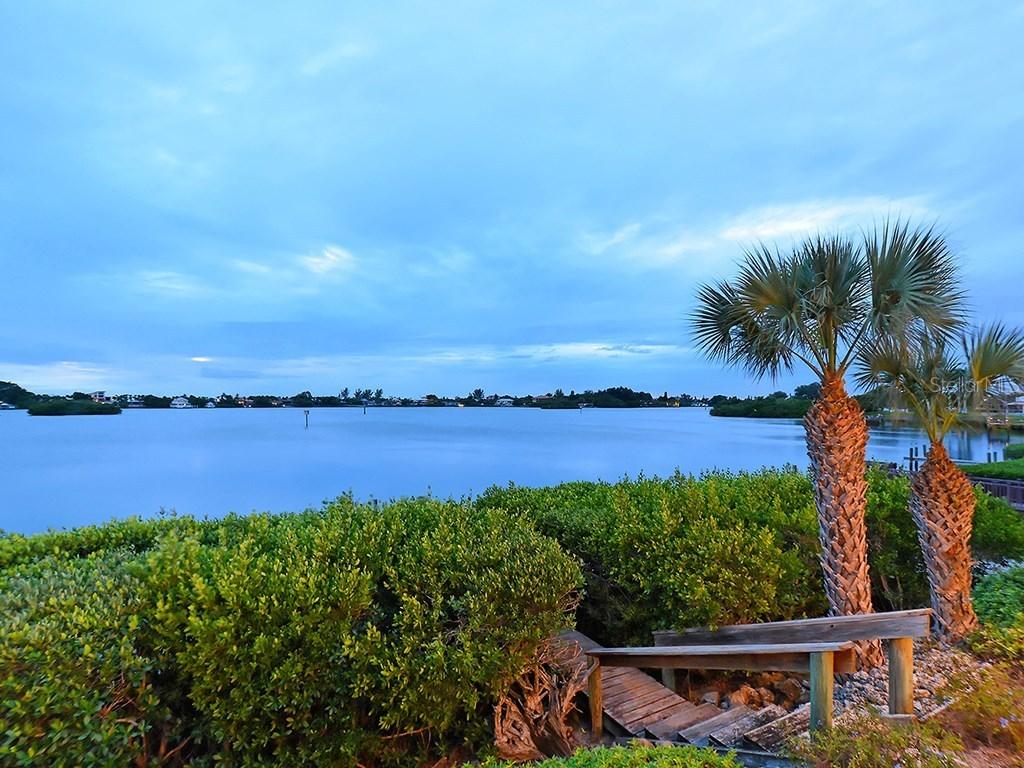 285 Lookout Point Dr., Osprey, FL 34229